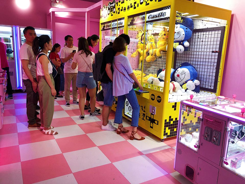 萌心荡漾|这样的少女心娃娃机店,值得去撒钱