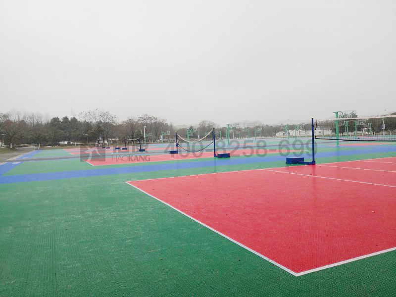 这个篮球场，被称为江苏海院最美篮球场