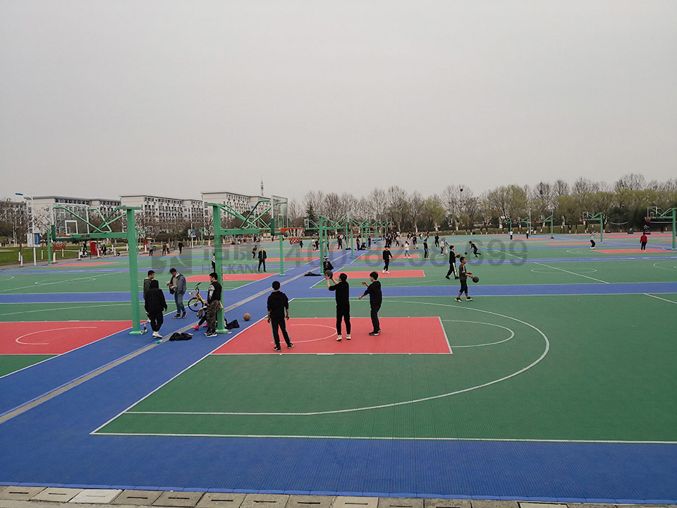 这个篮球场，被称为江苏海院最美篮球场