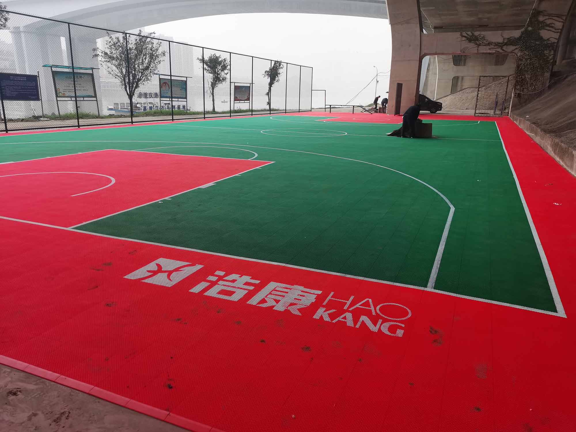 重庆滨江路嘉陵江石马河基地室外篮球场